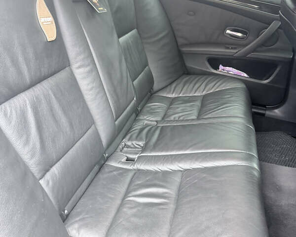 Чорний БМВ 5 Серія, об'ємом двигуна 3 л та пробігом 345 тис. км за 13000 $, фото 9 на Automoto.ua