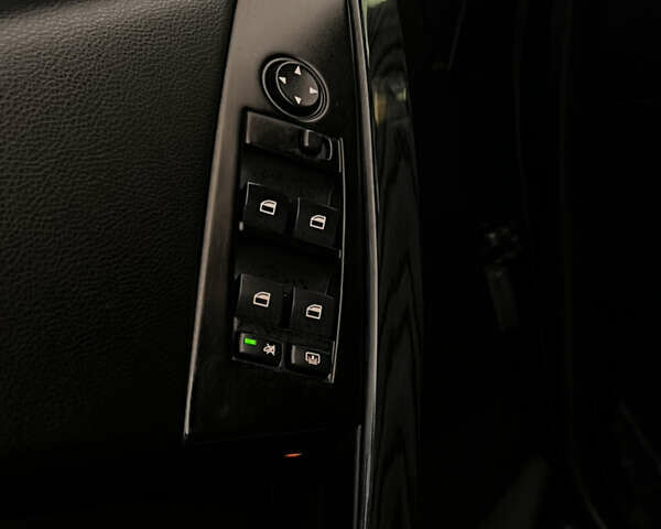 Чорний БМВ 5 Серія, об'ємом двигуна 3 л та пробігом 291 тис. км за 11900 $, фото 37 на Automoto.ua