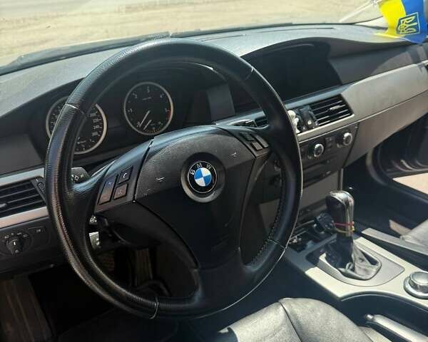 Черный БМВ 5 Серия, объемом двигателя 2.5 л и пробегом 335 тыс. км за 9200 $, фото 12 на Automoto.ua