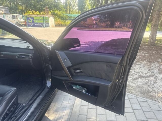 Чорний БМВ 5 Серія, об'ємом двигуна 3 л та пробігом 2 тис. км за 7000 $, фото 7 на Automoto.ua