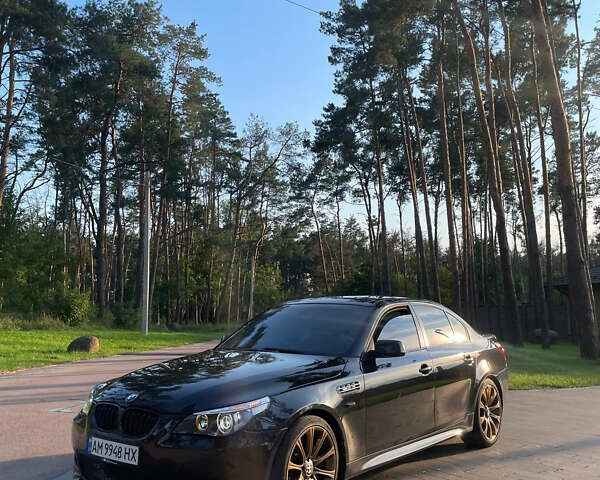 Черный БМВ 5 Серия, объемом двигателя 4.8 л и пробегом 235 тыс. км за 12500 $, фото 1 на Automoto.ua