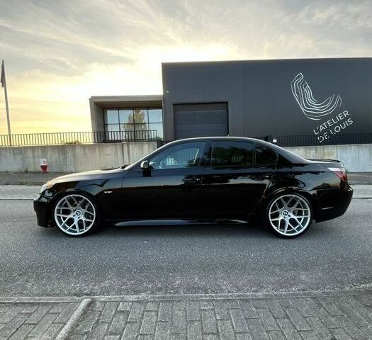 Чорний БМВ 5 Серія, об'ємом двигуна 3 л та пробігом 225 тис. км за 2950 $, фото 5 на Automoto.ua