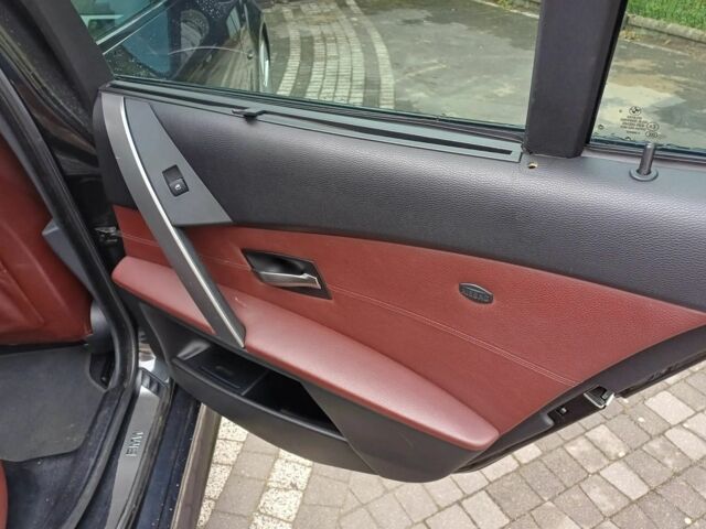 Черный БМВ 5 Серия, объемом двигателя 0 л и пробегом 250 тыс. км за 2100 $, фото 4 на Automoto.ua