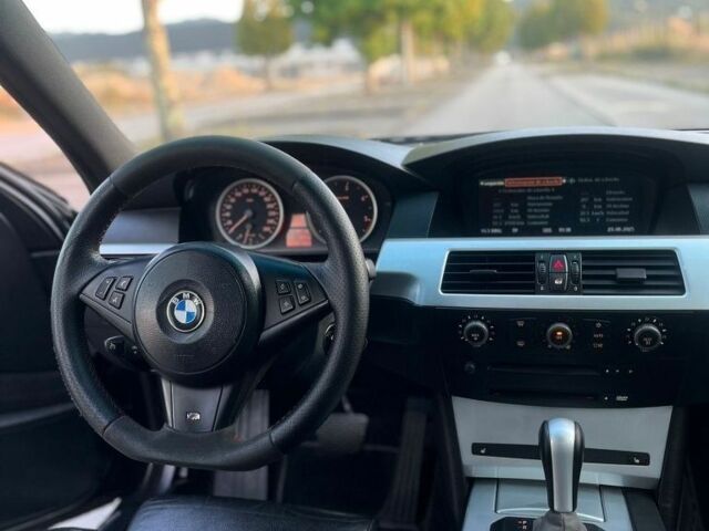 Чорний БМВ 5 Серія, об'ємом двигуна 3 л та пробігом 225 тис. км за 2950 $, фото 3 на Automoto.ua