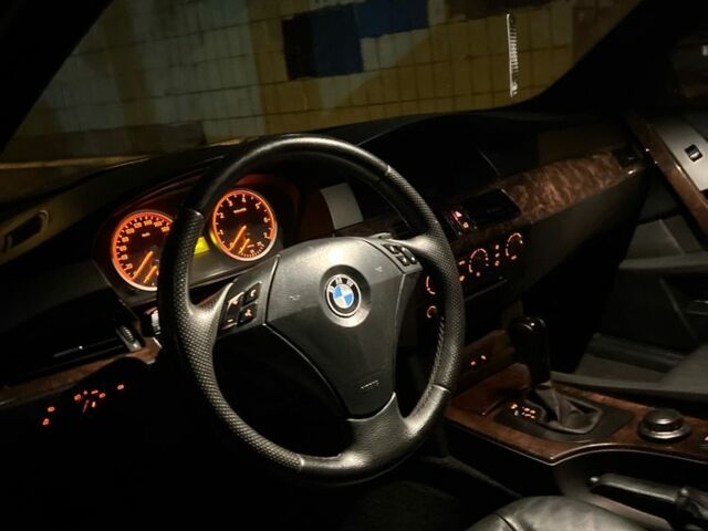 БМВ 5 Серия 2006 в Броварах на Automoto.ua Черный БМВ 5 Серия, объемом двигателя 2.5 л и пробегом 330 тыс. км за 7500 $, фото 7 на Automoto.ua