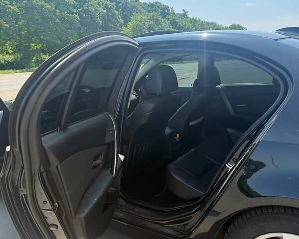 Черный БМВ 5 Серия, объемом двигателя 2.5 л и пробегом 335 тыс. км за 9200 $, фото 9 на Automoto.ua