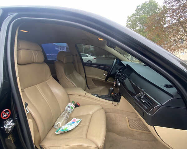 Черный БМВ 5 Серия, объемом двигателя 3 л и пробегом 317 тыс. км за 11000 $, фото 5 на Automoto.ua