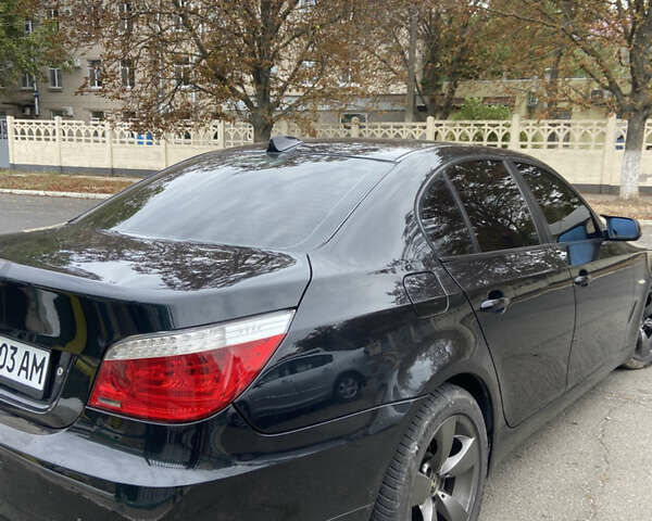 Черный БМВ 5 Серия, объемом двигателя 3 л и пробегом 317 тыс. км за 11000 $, фото 3 на Automoto.ua