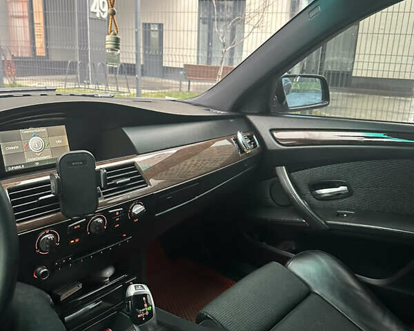 Черный БМВ 5 Серия, объемом двигателя 3 л и пробегом 248 тыс. км за 9000 $, фото 1 на Automoto.ua