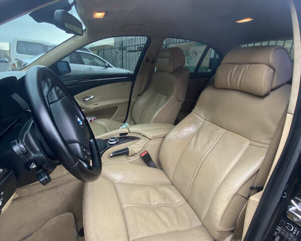 Черный БМВ 5 Серия, объемом двигателя 3 л и пробегом 317 тыс. км за 11000 $, фото 7 на Automoto.ua