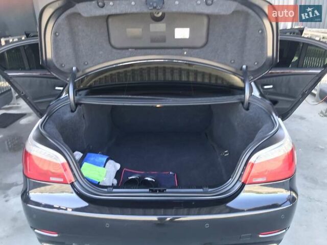 Черный БМВ 5 Серия, объемом двигателя 2.5 л и пробегом 256 тыс. км за 10000 $, фото 4 на Automoto.ua