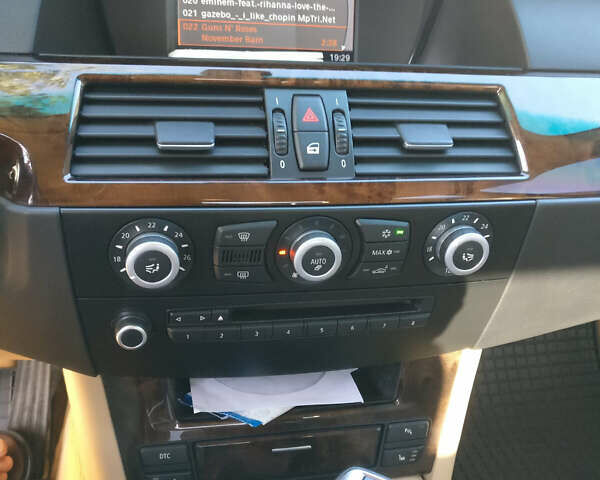 БМВ 5 Серия 2007 в Ровно на Automoto.ua Черный БМВ 5 Серия, объемом двигателя 2.3 л и пробегом 200 тыс. км за 9686 $, фото 2 на Automoto.ua