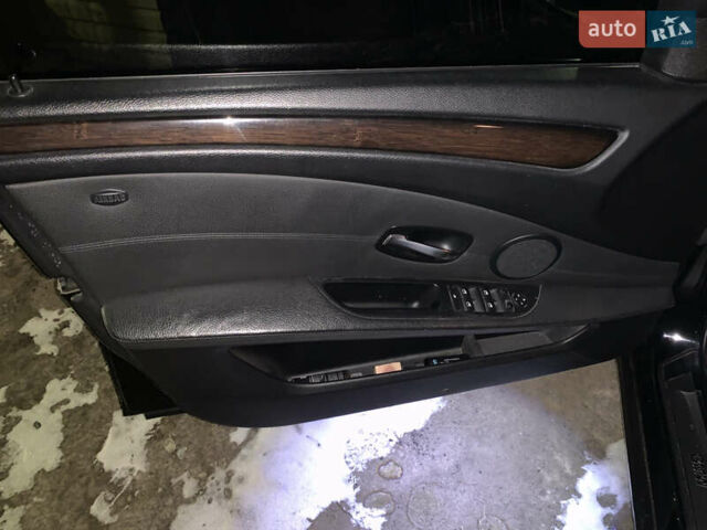 Чорний БМВ 5 Серія, об'ємом двигуна 3 л та пробігом 250 тис. км за 9300 $, фото 7 на Automoto.ua