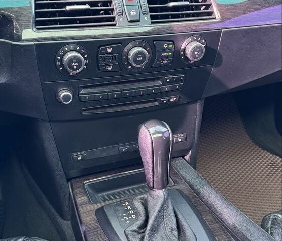 БМВ 5 Серия 2007 в Кропивницком (Кировограде) на Automoto.ua Черный БМВ 5 Серия, объемом двигателя 2.5 л и пробегом 243 тыс. км за 9900 $, фото 13 на Automoto.ua