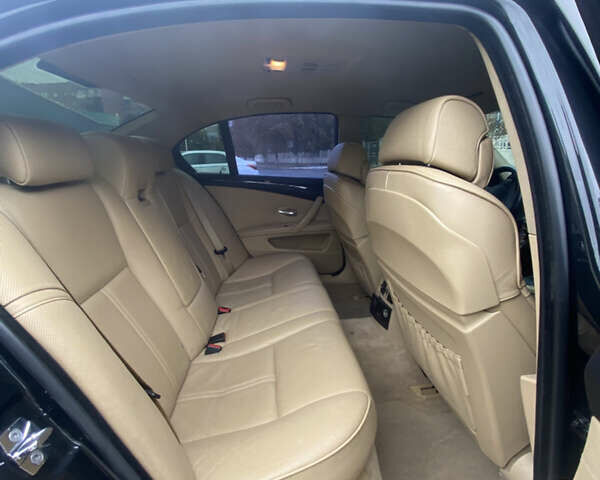 Черный БМВ 5 Серия, объемом двигателя 3 л и пробегом 317 тыс. км за 11000 $, фото 4 на Automoto.ua