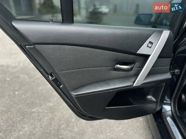 Черный БМВ 5 Серия, объемом двигателя 2.5 л и пробегом 334 тыс. км за 7900 $, фото 25 на Automoto.ua