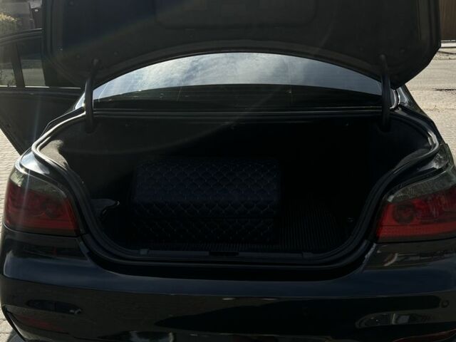 Чорний БМВ 5 Серія, об'ємом двигуна 3 л та пробігом 390 тис. км за 12800 $, фото 15 на Automoto.ua