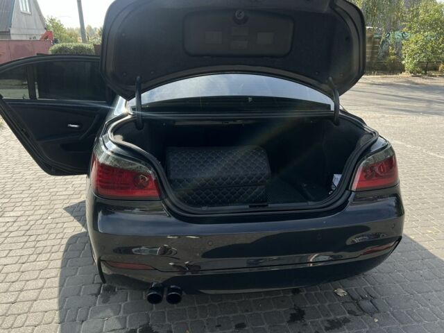 Чорний БМВ 5 Серія, об'ємом двигуна 3 л та пробігом 390 тис. км за 12800 $, фото 7 на Automoto.ua