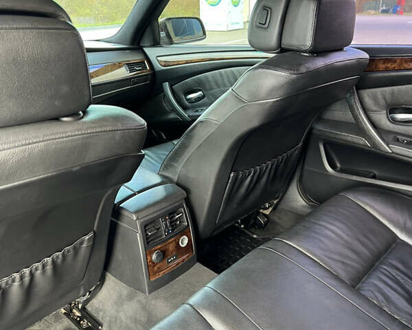 БМВ 5 Серия 2007 в Львове на Automoto.ua Черный БМВ 5 Серия, объемом двигателя 2.5 л и пробегом 256 тыс. км за 7300 $, фото 16 на Automoto.ua