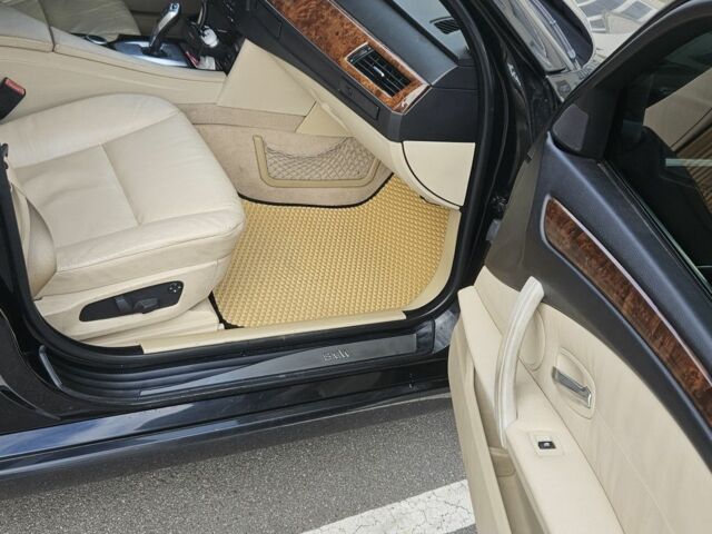 Чорний БМВ 5 Серія, об'ємом двигуна 3 л та пробігом 200 тис. км за 7600 $, фото 5 на Automoto.ua