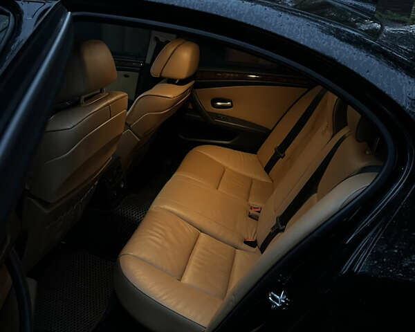 Черный БМВ 5 Серия, объемом двигателя 3 л и пробегом 220 тыс. км за 11999 $, фото 9 на Automoto.ua