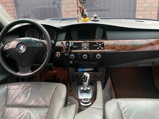 Черный БМВ 5 Серия, объемом двигателя 3 л и пробегом 288 тыс. км за 8600 $, фото 9 на Automoto.ua