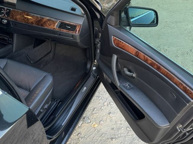 Черный БМВ 5 Серия, объемом двигателя 2.5 л и пробегом 230 тыс. км за 9300 $, фото 4 на Automoto.ua