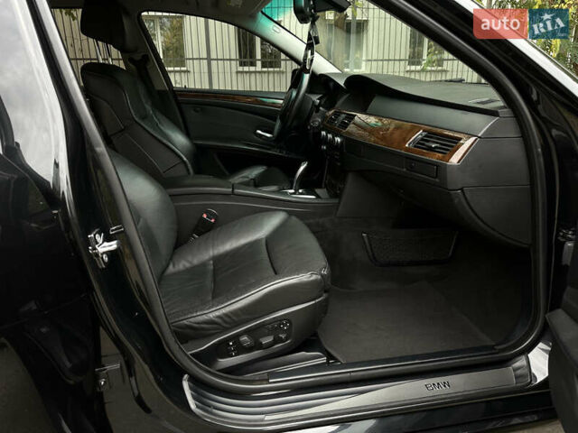 Чорний БМВ 5 Серія, об'ємом двигуна 3 л та пробігом 307 тис. км за 9000 $, фото 28 на Automoto.ua