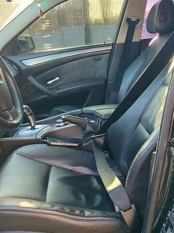 Черный БМВ 5 Серия, объемом двигателя 2 л и пробегом 300 тыс. км за 9900 $, фото 2 на Automoto.ua