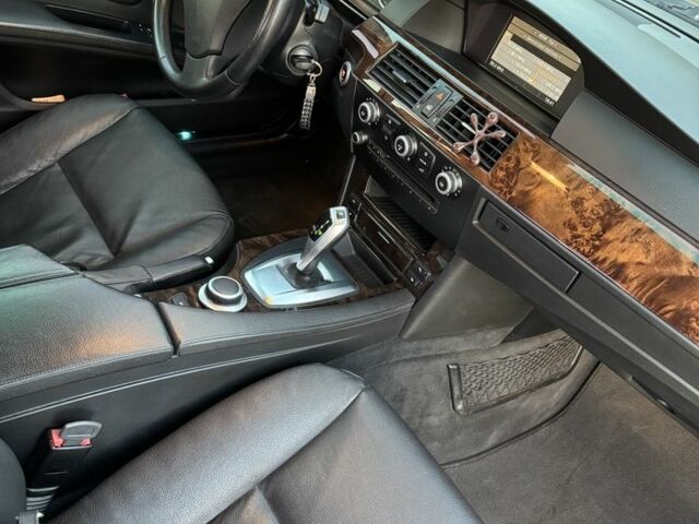 Черный БМВ 5 Серия, объемом двигателя 2.5 л и пробегом 230 тыс. км за 9300 $, фото 2 на Automoto.ua