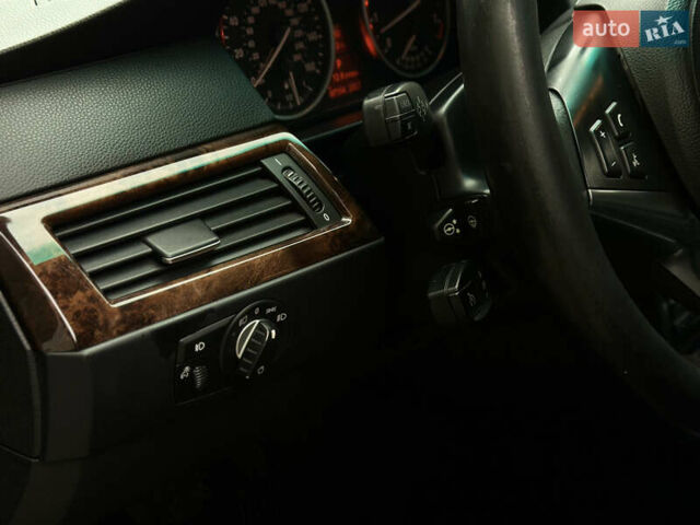 Чорний БМВ 5 Серія, об'ємом двигуна 3 л та пробігом 307 тис. км за 9000 $, фото 20 на Automoto.ua