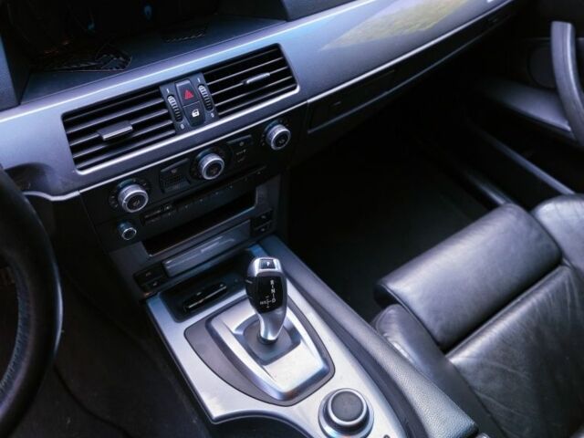 Чорний БМВ 5 Серія, об'ємом двигуна 3 л та пробігом 400 тис. км за 10500 $, фото 8 на Automoto.ua