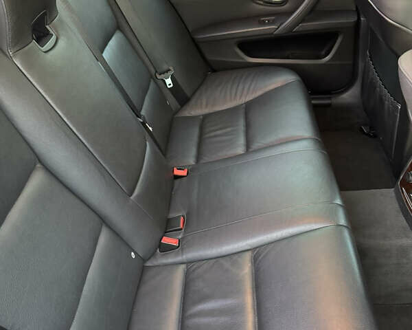 Черный БМВ 5 Серия, объемом двигателя 2.5 л и пробегом 230 тыс. км за 9300 $, фото 5 на Automoto.ua