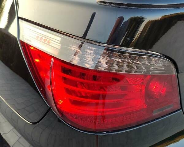 Черный БМВ 5 Серия, объемом двигателя 2 л и пробегом 324 тыс. км за 10900 $, фото 2 на Automoto.ua