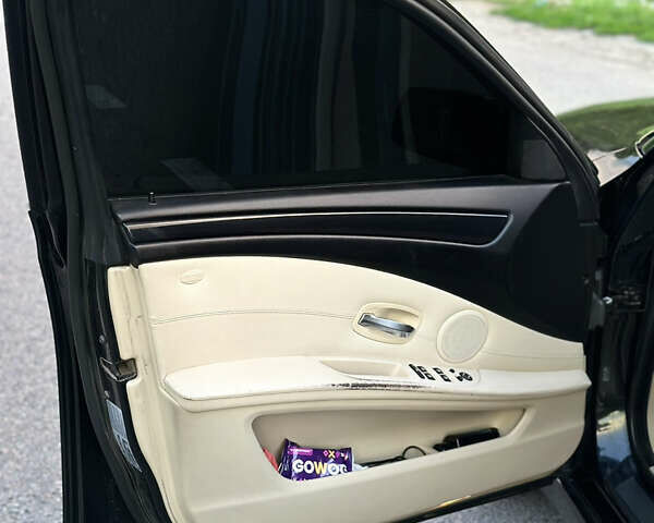 Черный БМВ 5 Серия, объемом двигателя 2.99 л и пробегом 260 тыс. км за 12499 $, фото 60 на Automoto.ua