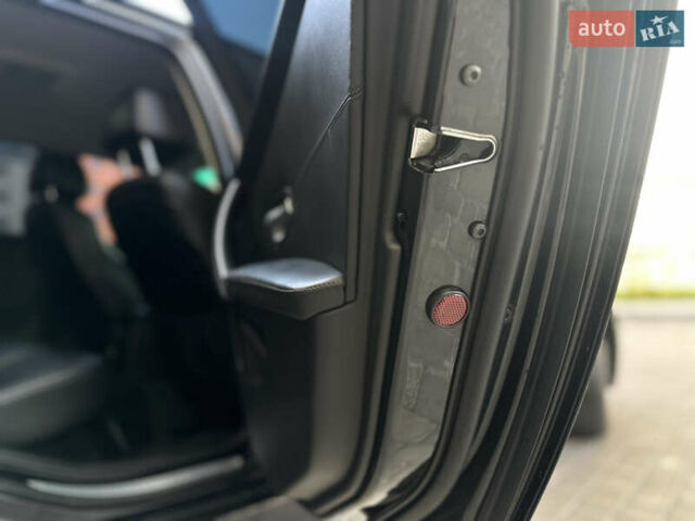 Черный БМВ 5 Серия, объемом двигателя 2 л и пробегом 324 тыс. км за 10700 $, фото 83 на Automoto.ua