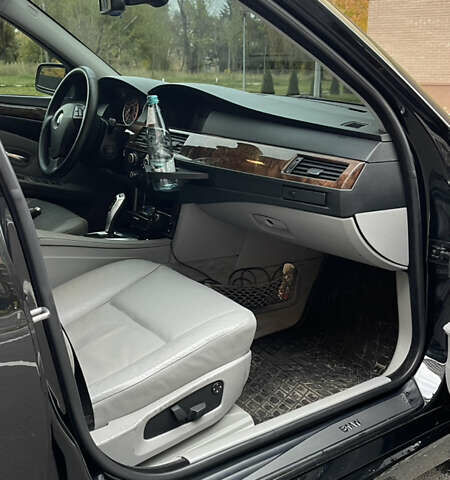 Черный БМВ 5 Серия, объемом двигателя 3 л и пробегом 315 тыс. км за 8500 $, фото 18 на Automoto.ua