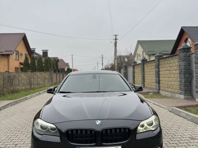 Черный БМВ 5 Серия, объемом двигателя 2 л и пробегом 300 тыс. км за 12999 $, фото 1 на Automoto.ua
