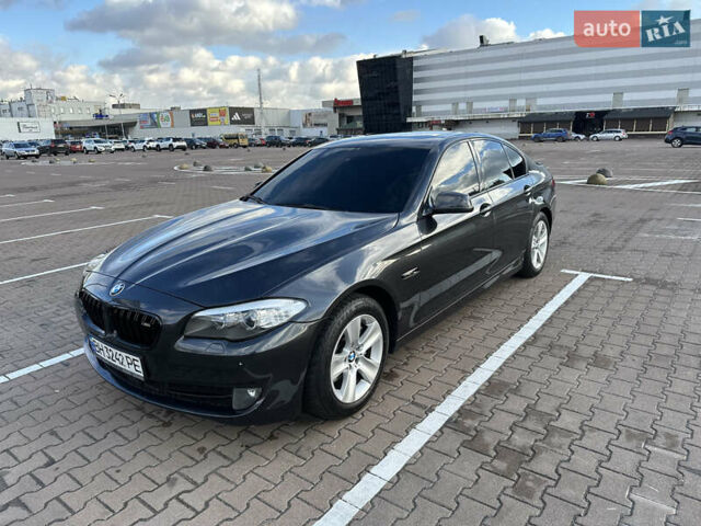 Черный БМВ 5 Серия, объемом двигателя 2.98 л и пробегом 300 тыс. км за 12800 $, фото 1 на Automoto.ua