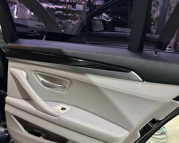 Черный БМВ 5 Серия, объемом двигателя 2.5 л и пробегом 158 тыс. км за 11300 $, фото 11 на Automoto.ua