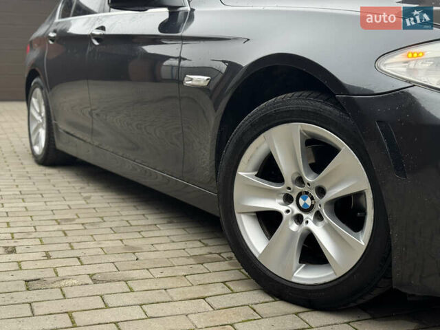 Чорний БМВ 5 Серія, об'ємом двигуна 3 л та пробігом 276 тис. км за 10550 $, фото 56 на Automoto.ua