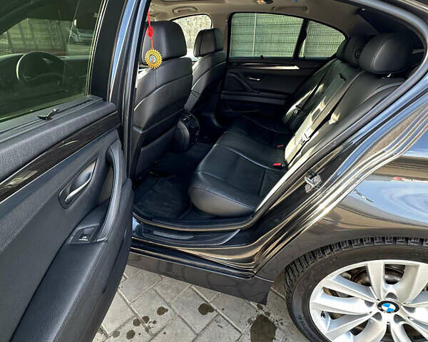 Черный БМВ 5 Серия, объемом двигателя 2.98 л и пробегом 177 тыс. км за 14800 $, фото 5 на Automoto.ua