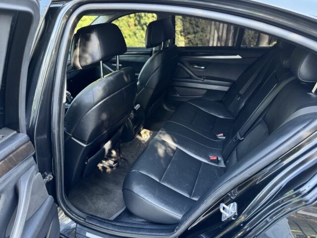 Черный БМВ 5 Серия, объемом двигателя 3 л и пробегом 161 тыс. км за 13000 $, фото 3 на Automoto.ua