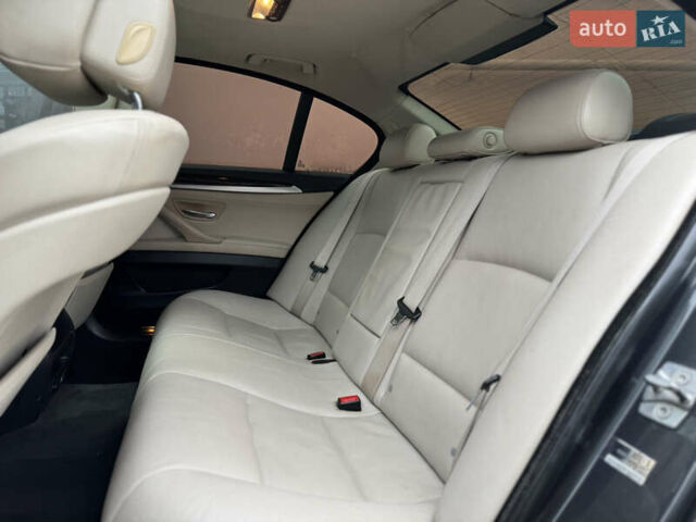 Чорний БМВ 5 Серія, об'ємом двигуна 3 л та пробігом 276 тис. км за 10550 $, фото 27 на Automoto.ua