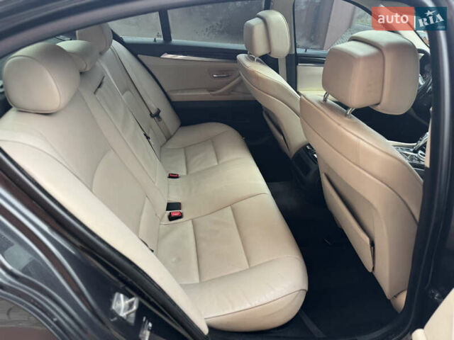 Чорний БМВ 5 Серія, об'ємом двигуна 3 л та пробігом 276 тис. км за 10550 $, фото 15 на Automoto.ua