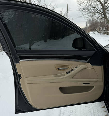 Черный БМВ 5 Серия, объемом двигателя 3 л и пробегом 250 тыс. км за 11999 $, фото 6 на Automoto.ua