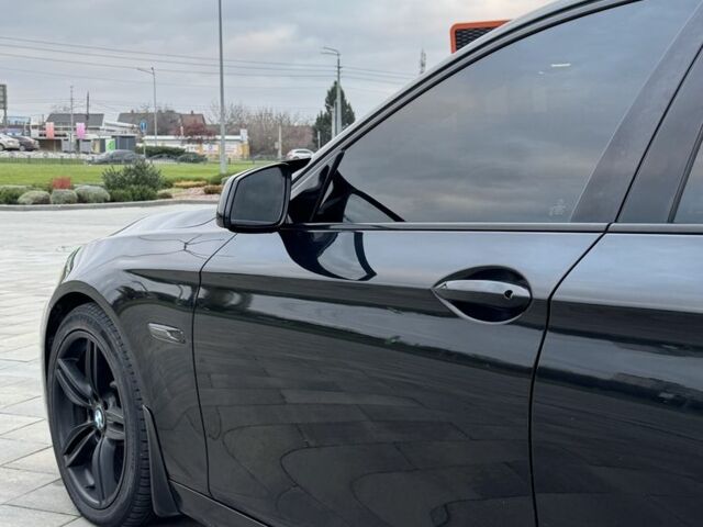 Черный БМВ 5 Серия, объемом двигателя 3 л и пробегом 326 тыс. км за 15500 $, фото 5 на Automoto.ua