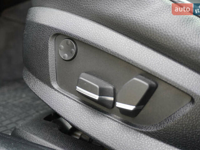 Черный БМВ 5 Серия, объемом двигателя 3 л и пробегом 215 тыс. км за 15850 $, фото 42 на Automoto.ua