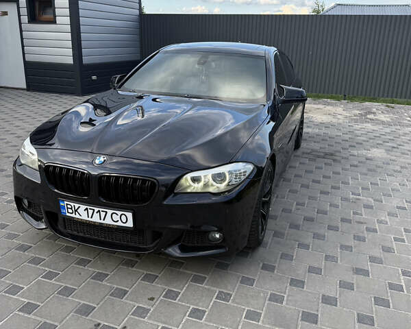 Черный БМВ 5 Серия, объемом двигателя 2.99 л и пробегом 333 тыс. км за 17500 $, фото 1 на Automoto.ua