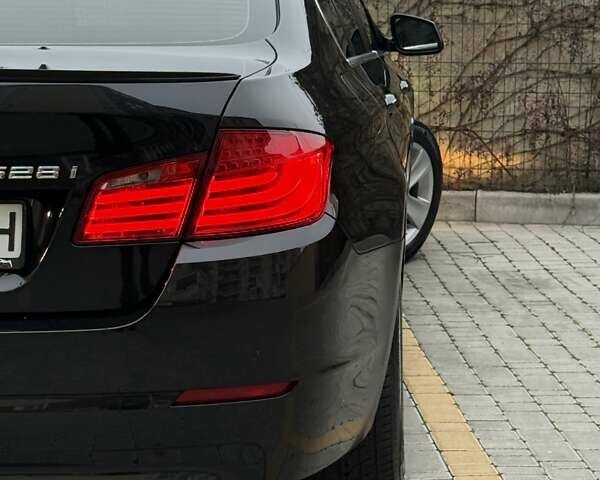 Чорний БМВ 5 Серія, об'ємом двигуна 2 л та пробігом 298 тис. км за 11800 $, фото 27 на Automoto.ua